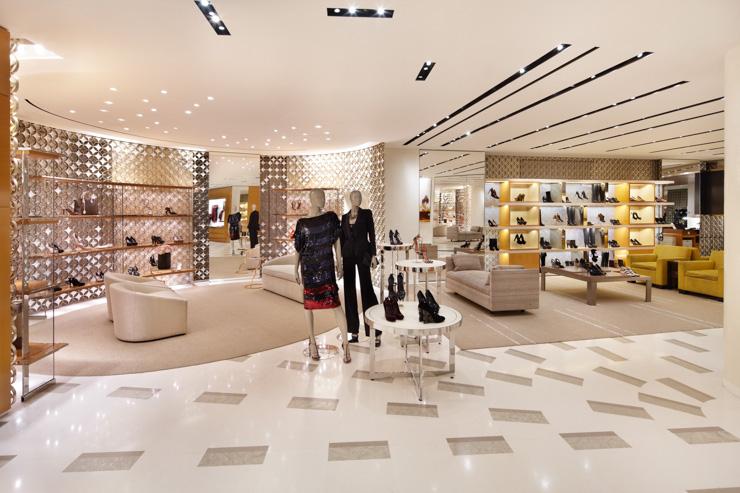 La boutique Vuitton des Champs-Elysées est transformée ! – Paris ZigZag