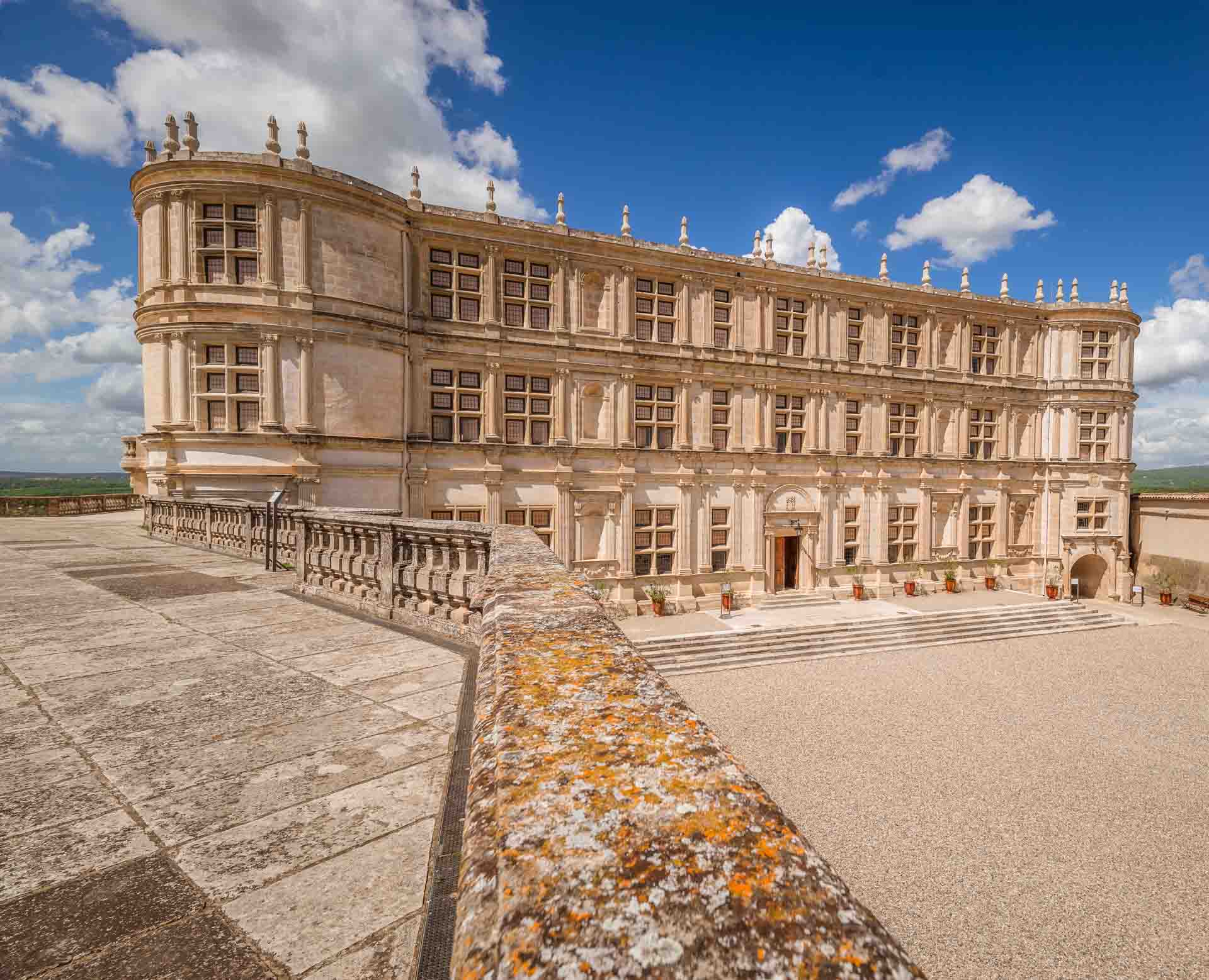 Château de Grignan, Drôme ©AdobeStock