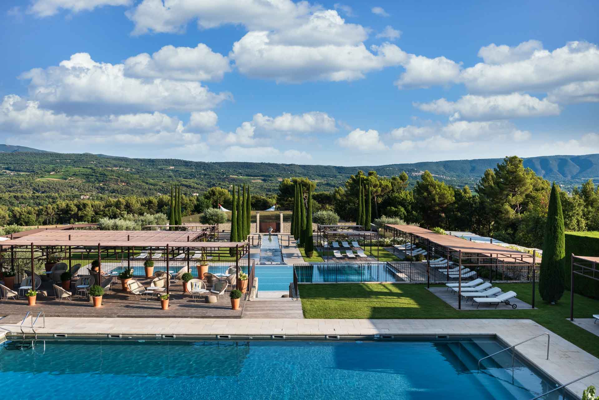 Piscine extérieure de Coquillade Provence