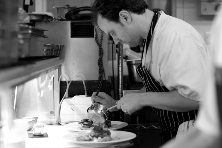 The Ledbury - Le chef Brett Graham à l'oeuvre