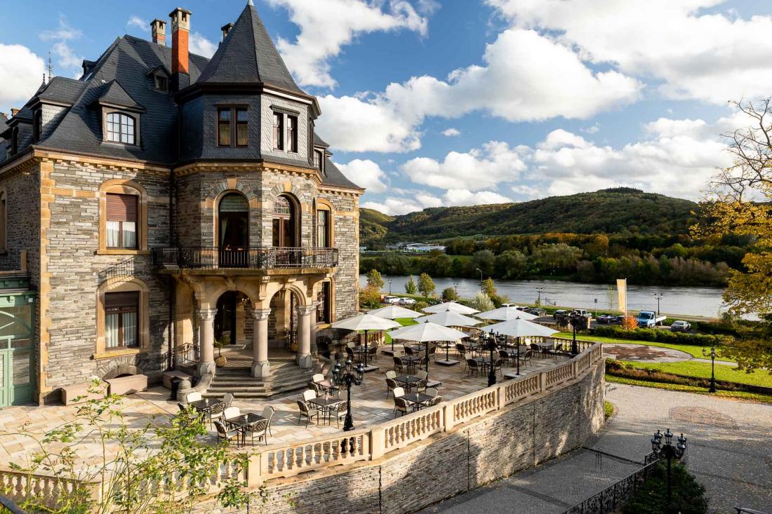 Le château offre des vues imprenables sur le vignoble ou la Moselle.