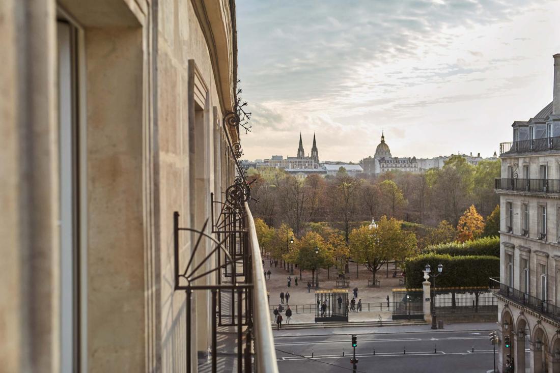 À un jet de pierre du jardin des Tuileries et de la Place Vendôme, l’hôtel jouit d’une position inégalable à Paris