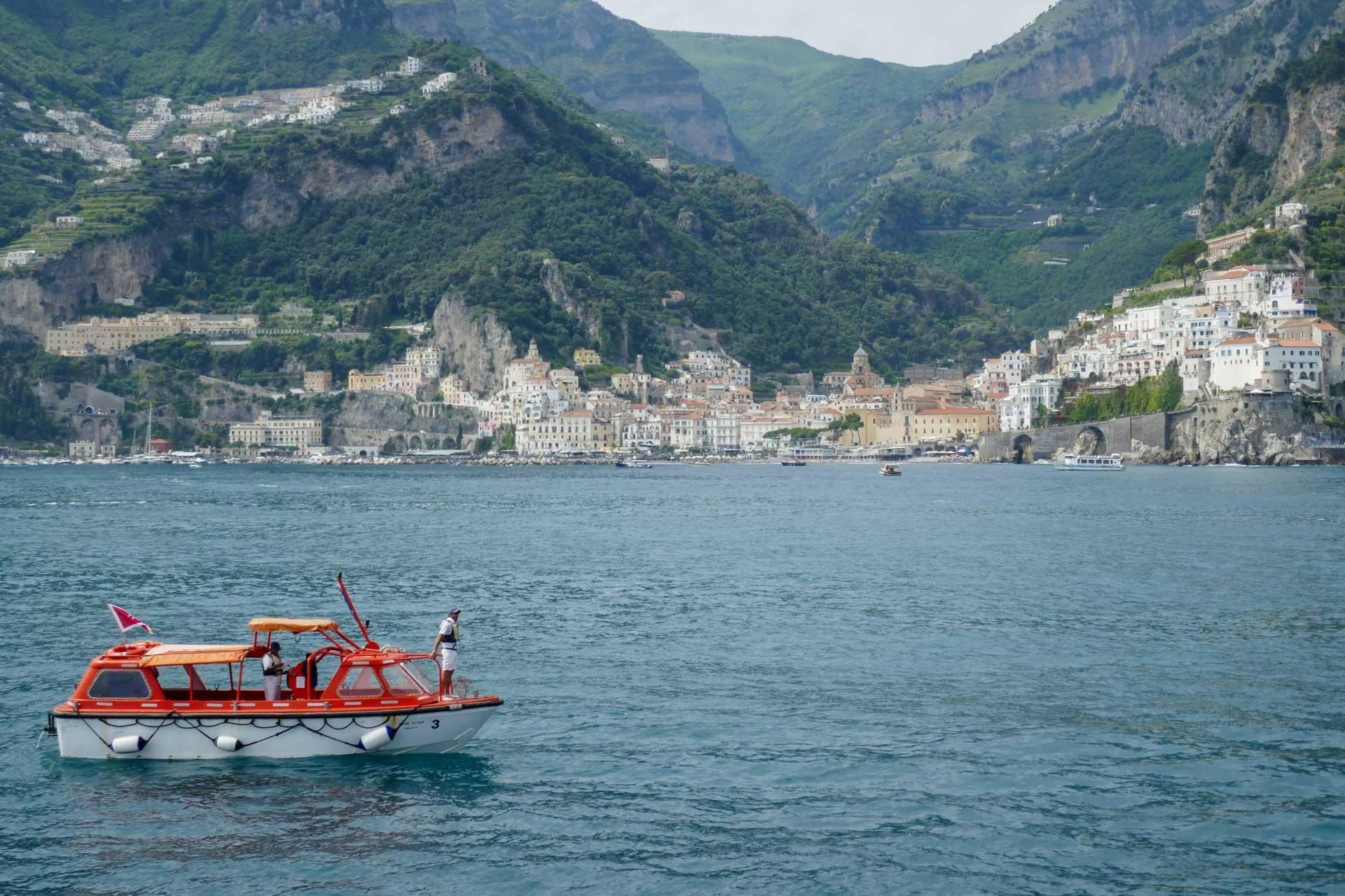 Débarquement avec les chaloupes à Amalfi © Pierre Gunther