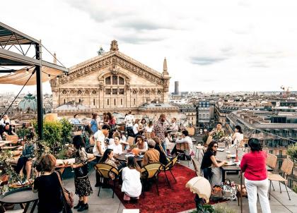 Paris : on a testé Créatures, le rooftop éphémère des Galeries Lafayette Haussmann