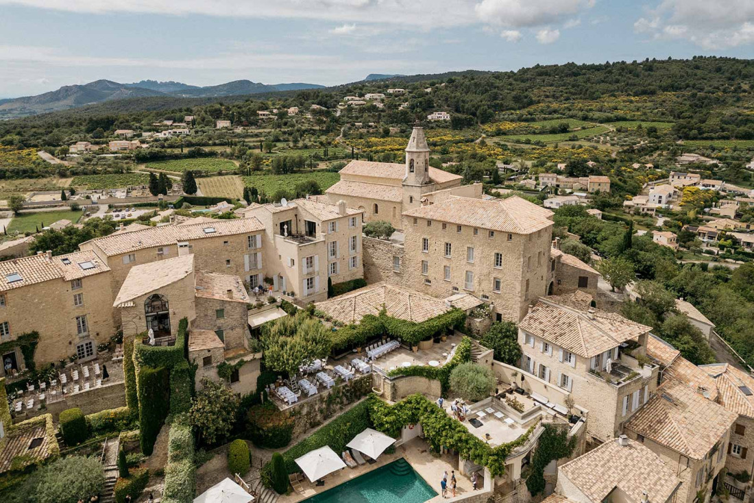 Les plus beaux hôtels pour un mariage en Provence de rêve © Kerry Adam