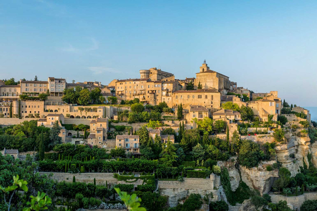 Le village de Gordes est parmi les plus beaux de Provence © Fabrice Rambert