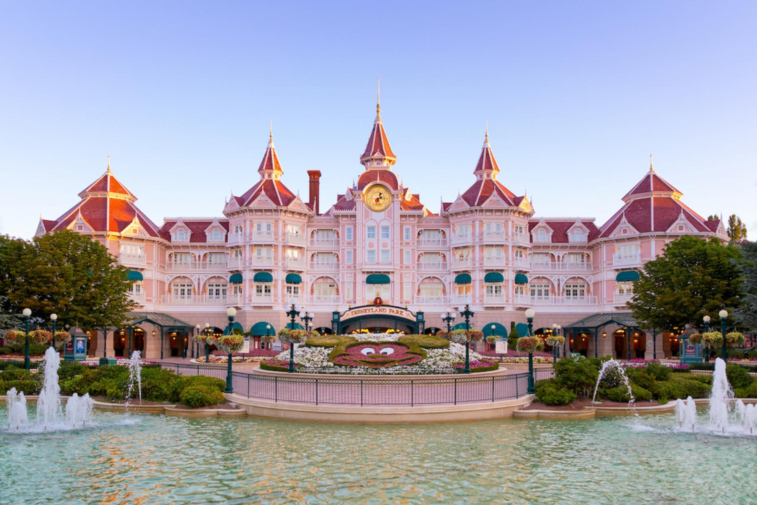 L'un des plus beaux hôtels de Disneyland Paris, le Disneyland Hôtel, 5 étoiles