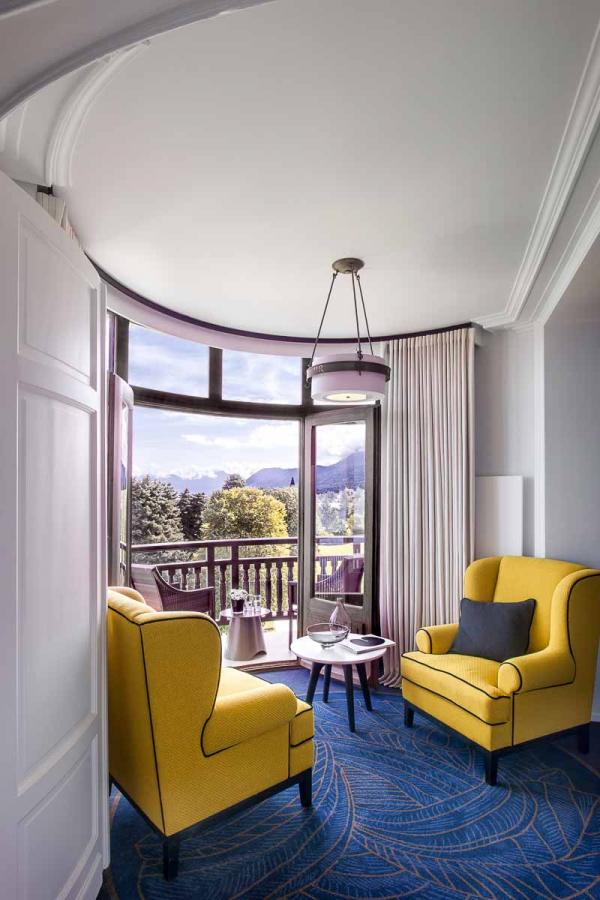Hôtel Royal Evian - Salon "Rotonde" d'une Junior Suite © DR