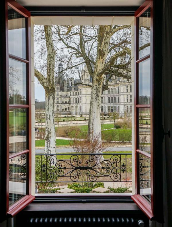 Relais de Chambord – Vue sur le château depuis une chambre © YONDER.fr | MB