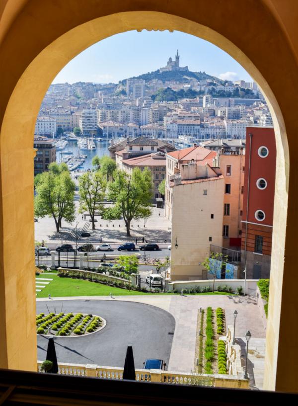 Vue sur Marseille depuis la chambre 609 © YONDER.fr