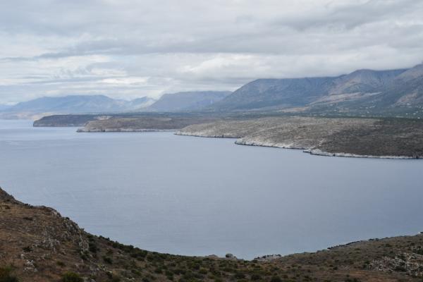 L'Irlande ? L'Ecosse ? Non, le Magne, comme ici la baie de Mezapos vue depuis le minuscule village d'Agia Kiriaki  © MB | YONDER.fr.fr