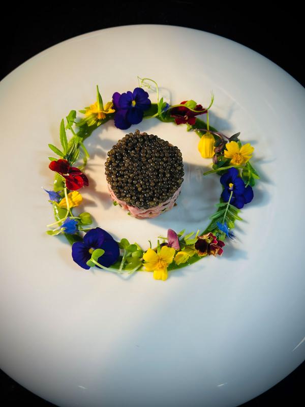 Tartare de veau et caviar osciètre de la Maison Sturia