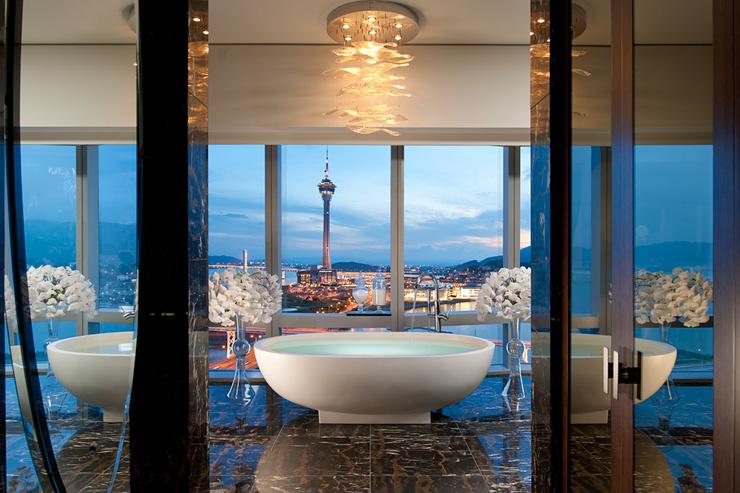 Mandarin Oriental Macau - Salle de bain avec vue