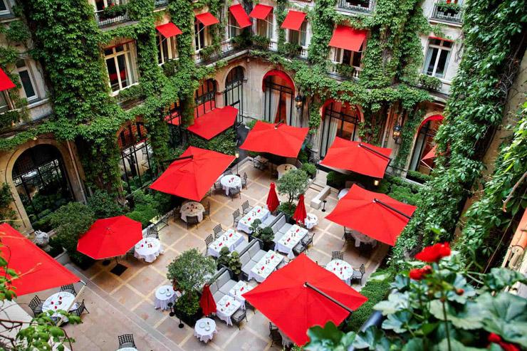 La Cour Jardin de l’hôtel Plaza Athénée