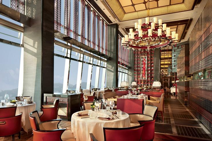 Les 17 restaurants avec les plus belles vues du monde- Tosca, Hong Kong